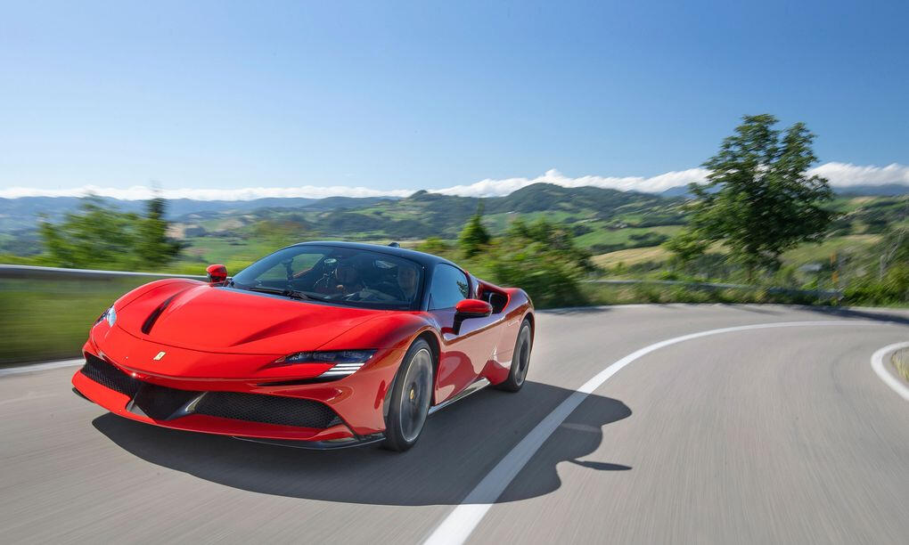 Ferrari gasar för fullt in i elbilsfären.