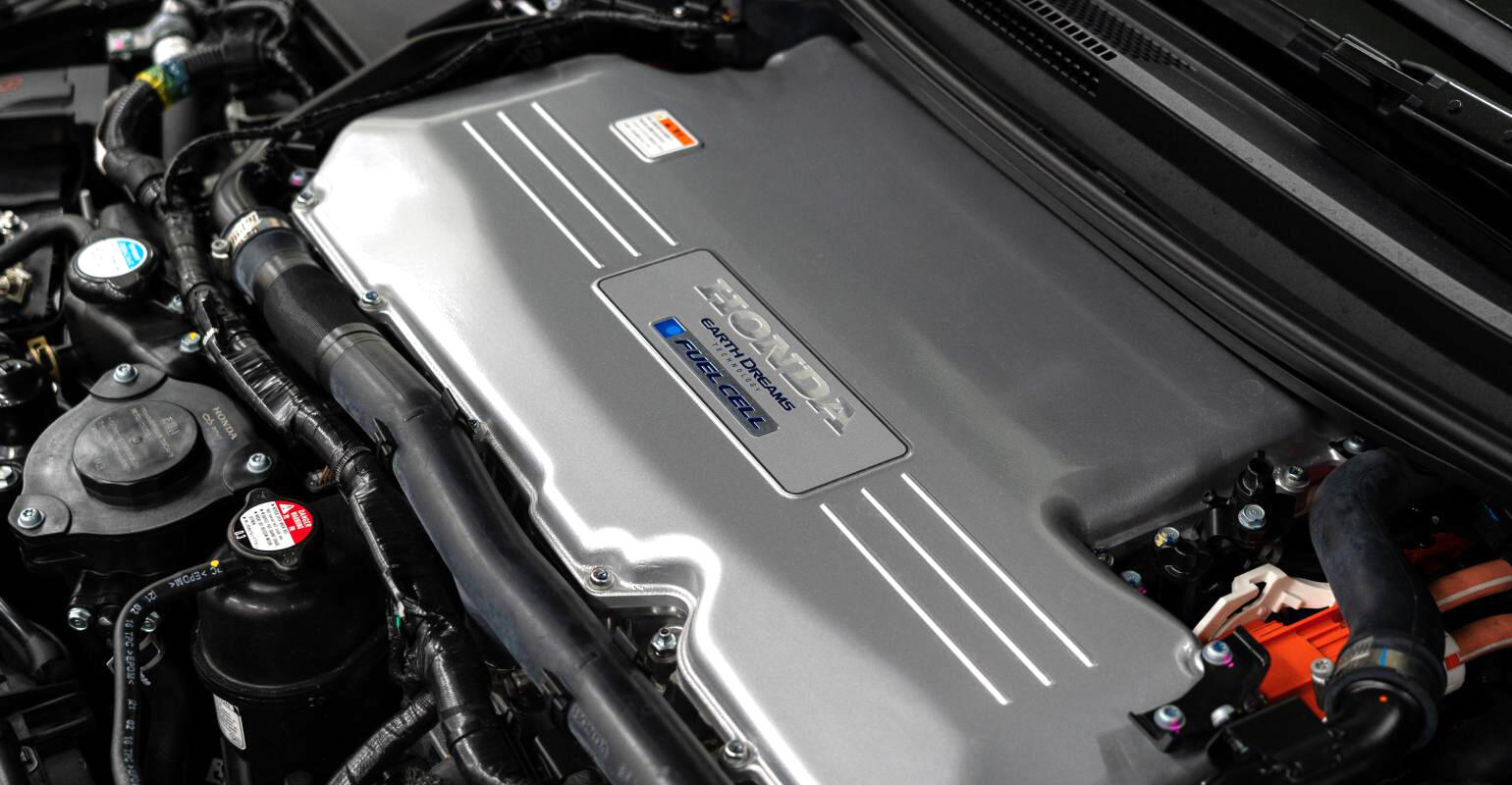 Honda fortsätter att satsa på vätgas, nu i kombination med laddbara batterier.