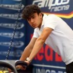 Arvid Lindblad i Campos Racings depå inför sin F2-debut. Den svensk-brittiske Red Bull-junioren har nu tillräckligt med Super Licence-poäng för en framtida F1-chans.