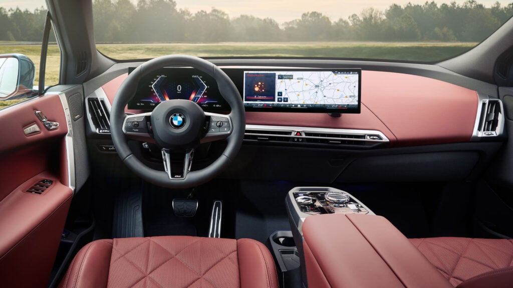 Interiör, från baksätet. BMW iX.