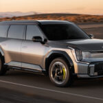 Kia EV9 GT snett framifrån