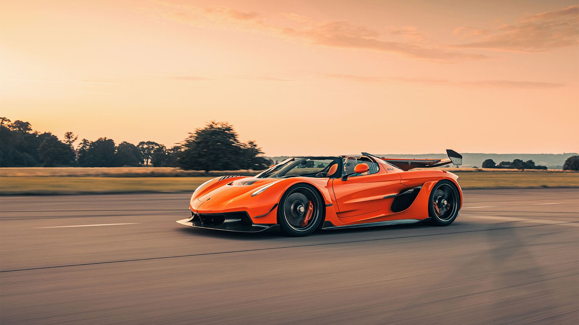 Christian von Koenigsegg kör Jesko.