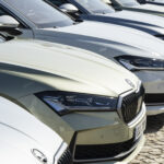 Rad med Skoda Superb laddhybrid.