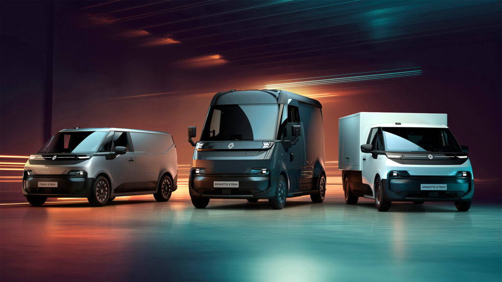 De tre eldrivna transportbilarna från Renault på rad. 