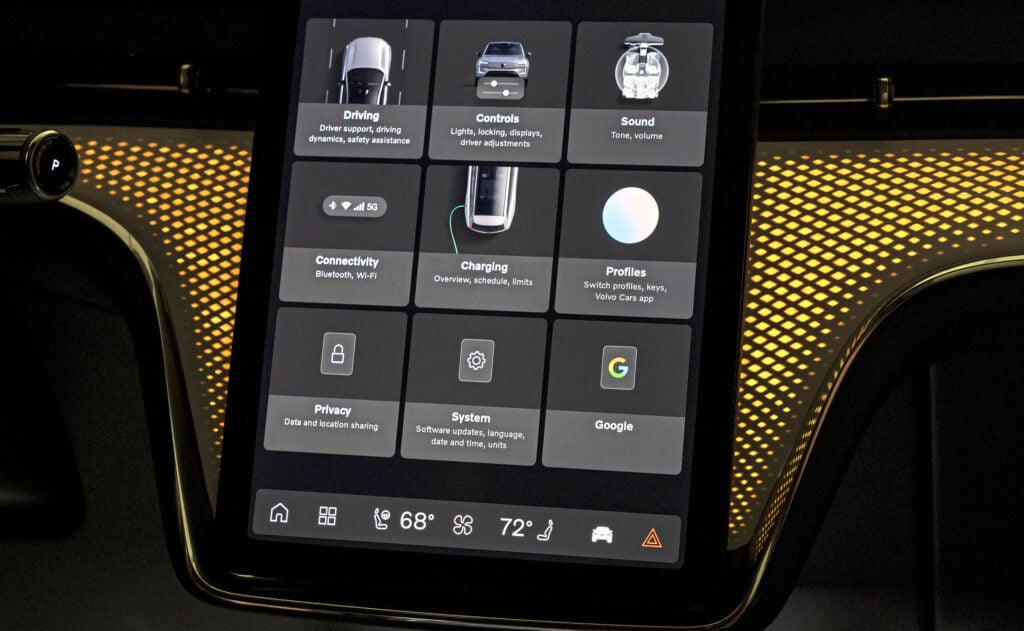 Volvo EX90 display