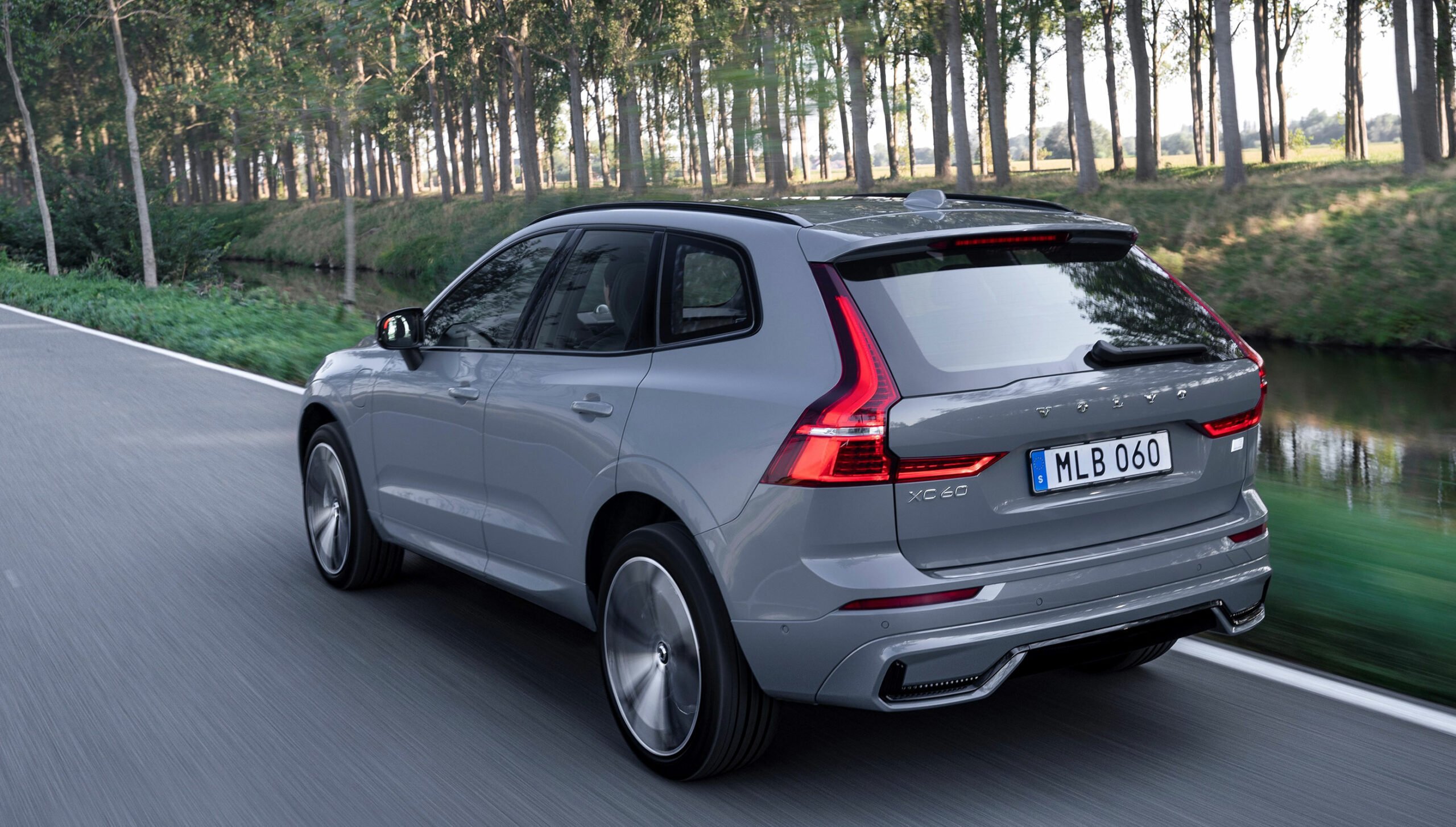 Volvo XC60 bakifrån
